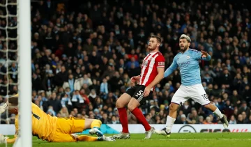 El “Kun” marcó el último gol argentino del año en Europa