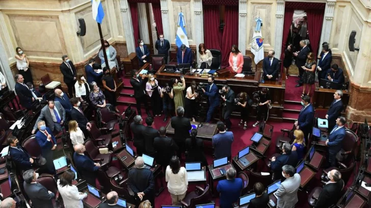 Antes de perder el control del Senado, el oficialismo convalidó 48 decretos