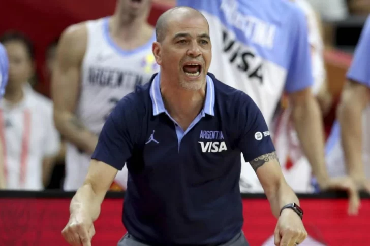 “Oveja” Hernández dejó de ser DT del seleccionado argentino de básquetbol