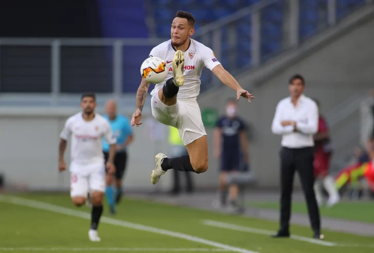 Con Ocampos y Banega, Sevilla eliminó a Roma en la Europa League