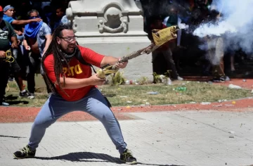 El manifestante “lanza-bombas” fue precandidato a diputado