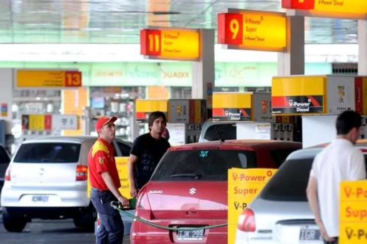 Axion y Shell subieron el precio de los combustibles casi un 12%, ¿le sigue YPF?