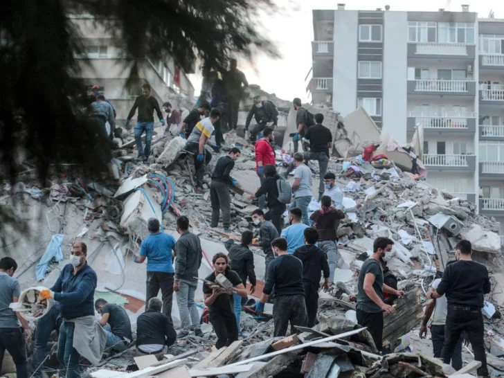 Suman 114 los muertos por el sismo en Turquía y no se buscan más sobrevivientes