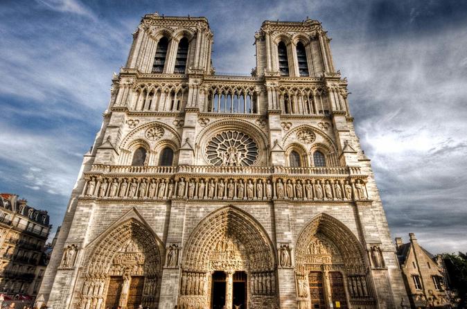 La historia de la catedral de Notre Dame, uno de los íconos de Francia