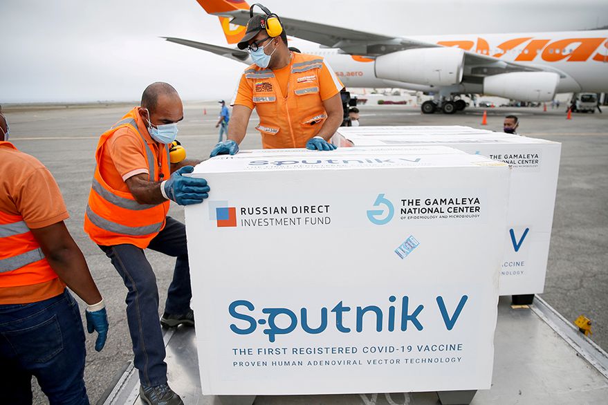 Preparan un nuevo vuelo a Moscú para buscar 500.000 dosis de la Sputnik V