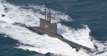 Muestran los restos del submarino hundido: está dividido en tres partes