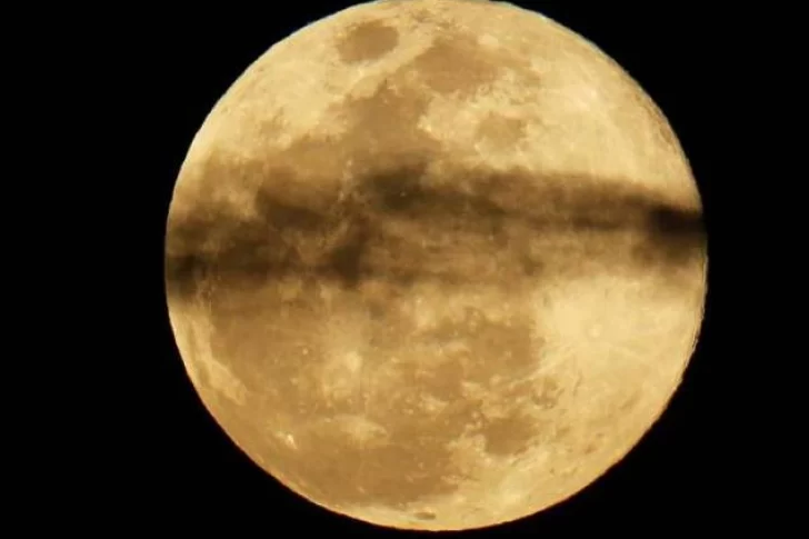 Esta noche se podrá ver una Superluna de Gusano: qué es y cómo observarla