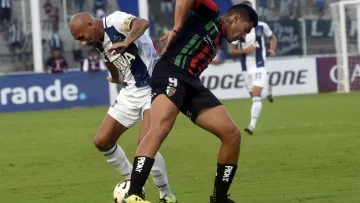 Talleres ganaba, pero se quedó y empató con Palestino en la ida