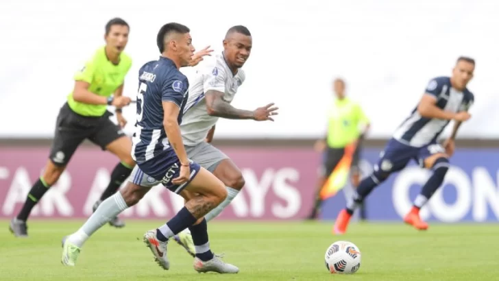 Emelec se lo dio vuelta en 5 minutos y amargó el debut de Talleres en la Sudamericana