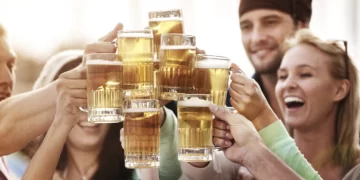 Otro motivo para brindar: agosto celebra la cerveza