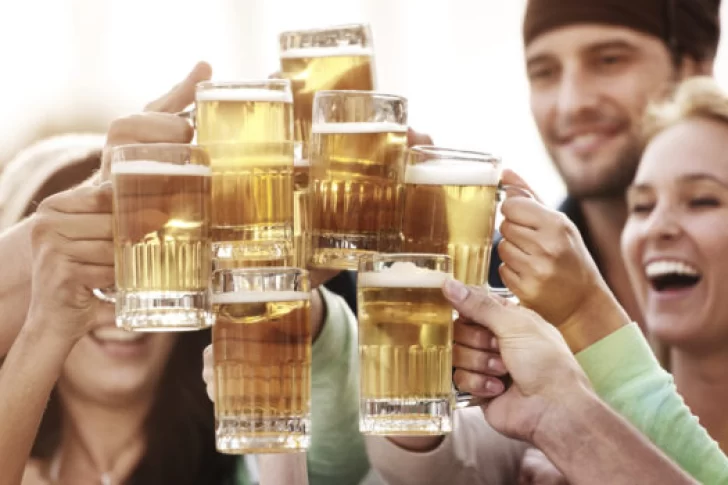 Otro motivo para brindar: agosto celebra la cerveza