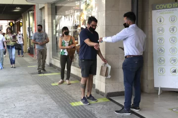 Este martes feriado abre el comercio en San Juan: cómo funcionarán los otros servicios