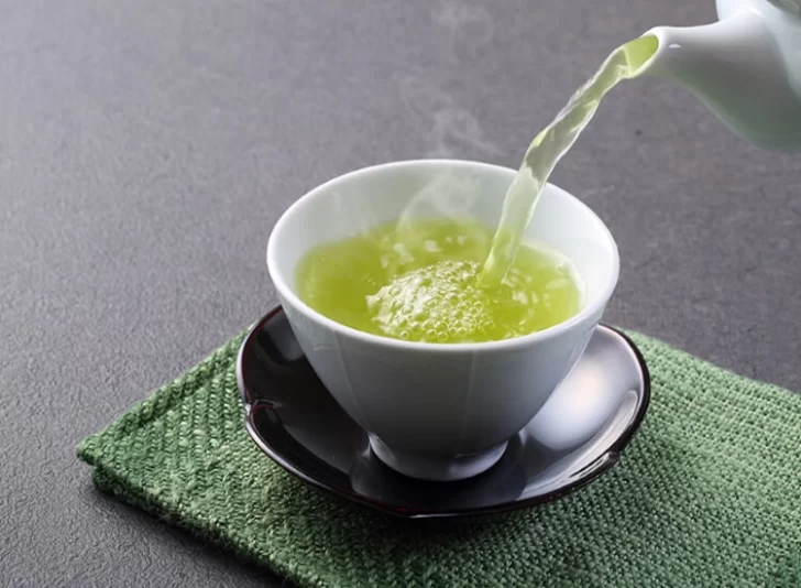 Para qué sirve el té verde: sus beneficios para la salud