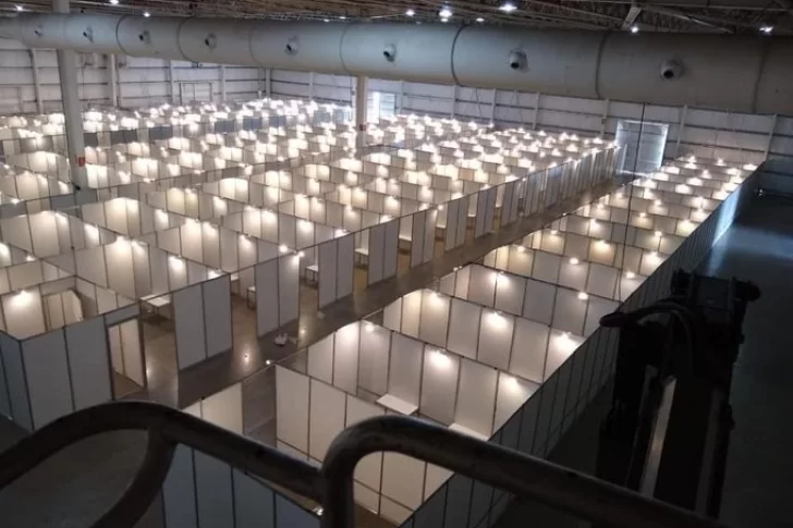 [VIDEO] Así convierten a Tecnópolis en el hospital de campaña más grande del país