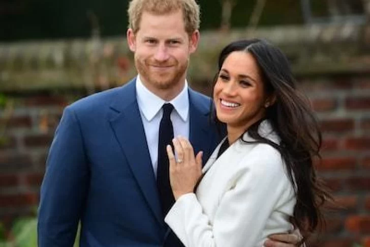 El príncipe Harry y Meghan Markle renunciaron a sus funciones en la familia real