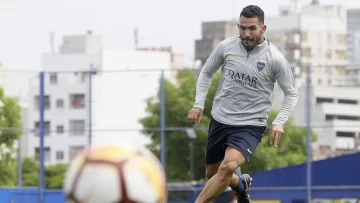 Tevez y Ábila respondieron y tienen chances de ser titulares ante River