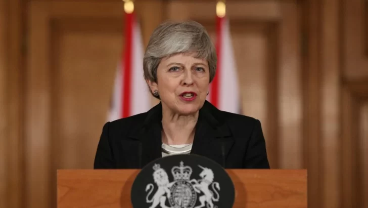 Theresa May puso su renuncia a cambio de que Parlamento apruebe su acuerdo con la UE