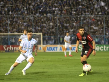 Atlético Tucumán venció a Newell’s y se aleja en la cima