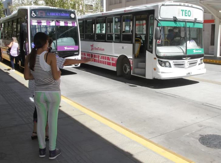 UTA y empresarios siguen sin acordar paritarias y por ahora el paro se mantiene