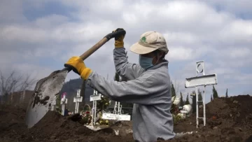 La falsa teoría sobre el coronavirus que se difundió en las redes y mató a 800 personas