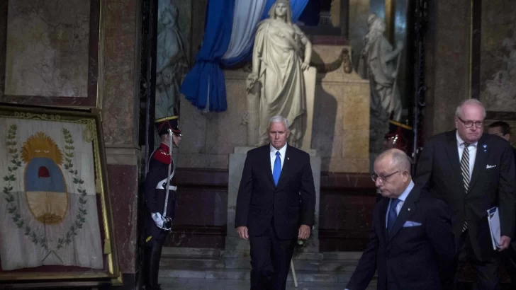 Mike Pence rindió un homenaje al General San Martín