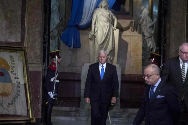 Mike Pence rindió un homenaje al General San Martín