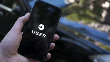 Uber debe pagar $358 millones a la AFIP en tributos y cargas sociales