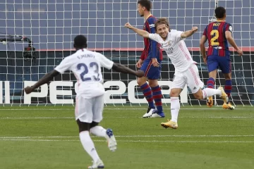 Real Madrid se hizo fuerte de visitante y venció al Barcelona por 3 a 1