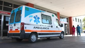 Dos hombres hospitalizados, uno apuñalado y el otro golpeado con un palo: dijeron que fueron asaltados