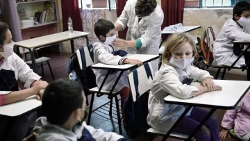 Uruguay suspende la obligatoriedad de las clases presenciales por aumentos de casos