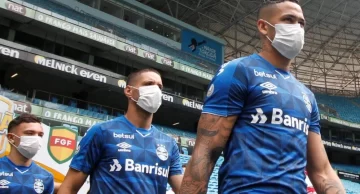 Prohibido escupir, besar la pelota y cambiar camisetas: el nuevo reglamento de Conmebol