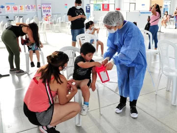 Anmat aprobó el uso de la vacuna Pfizer en niños de 5 a 11 años