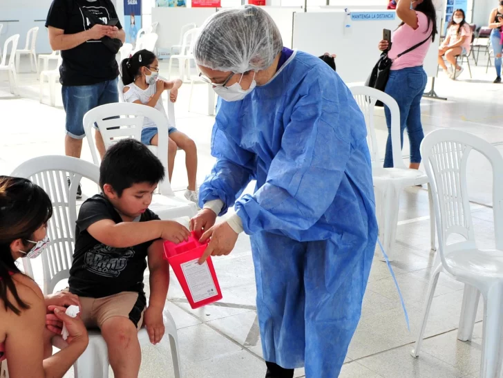 Refuerzo Covid: ministros de Salud acordaron iniciar la vacunación en menores de 5 a 11 años