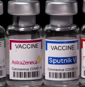 Rusia informó que “es seguro” combinar la vacuna Sputnik V con la de Astrazeneca