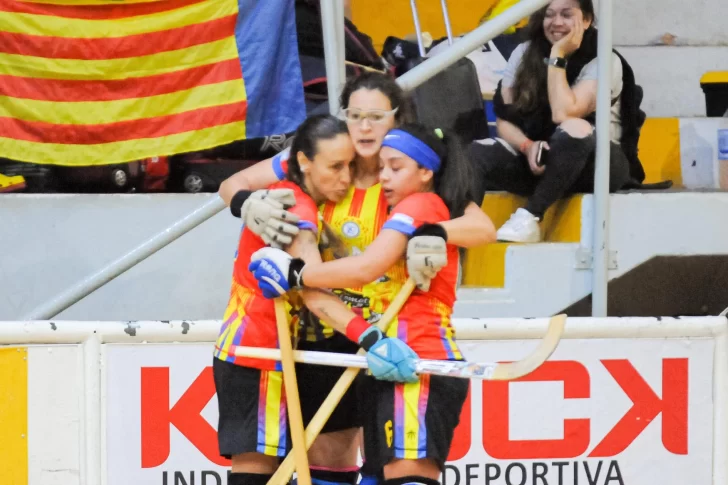 Las chicas de Valenciano, luego de 6 años, volvieron a ser campeonas del Argentino Senior