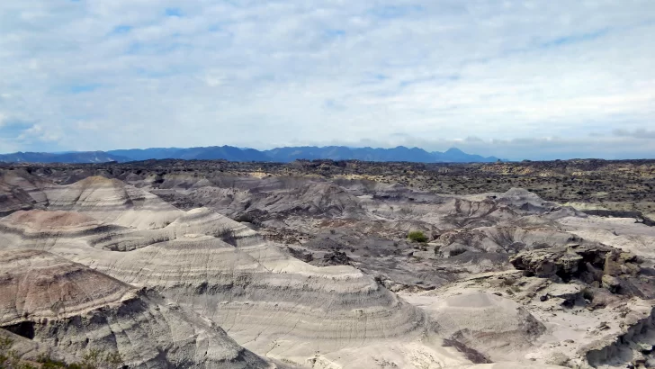 El Valle de la Luna, postulado para ser una de las nuevas siete maravillas naturales del país