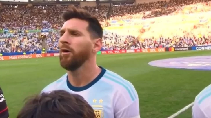 [VIDEO] Messi entonó el himno nacional y sorprendió a todos