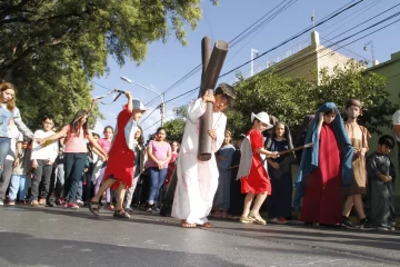 Vuelve el Vía Crucis de los niños