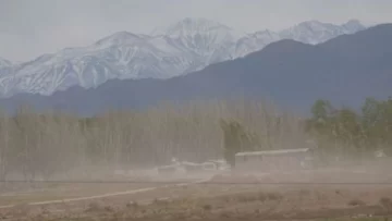 Rige un alerta por viento Zonda en parte de la provincia