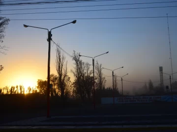 Anuncian el ingreso de un frente frío que hará bajar 10 grados la temperatura máxima