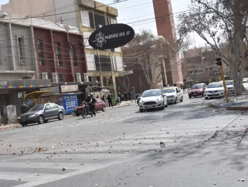 Continúa vigente el alerta por viento Zonda