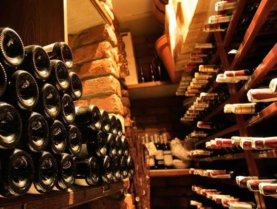 Exportación de vinos: alza en productos fraccionados y caída en ventas a granel