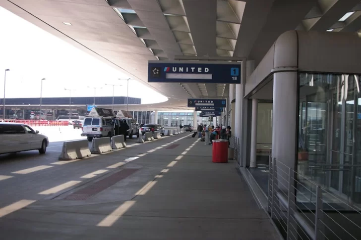 Un hombre vivió tres meses en un aeropuerto “por miedo al coronavirus”