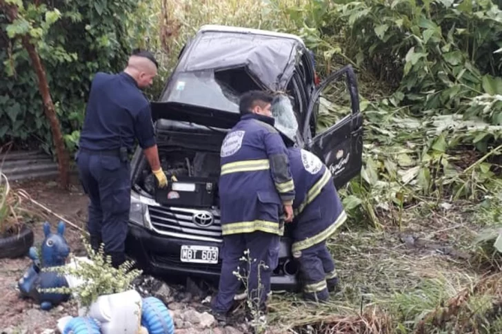 Los músicos de Damas Gratis volcaron cuando viajaban a Tucumán y fueron hospitalizados