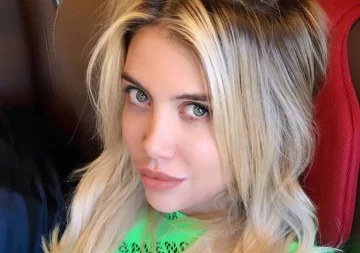 Wanda Nara sorprendió con una malla muy escotada