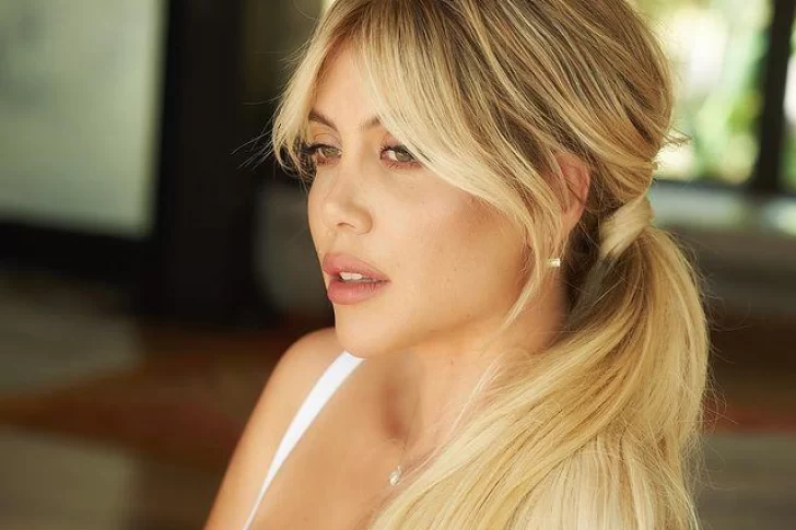 Wanda Nara lució ropa interior de encaje blanco y hasta L-Gante se volvió loco