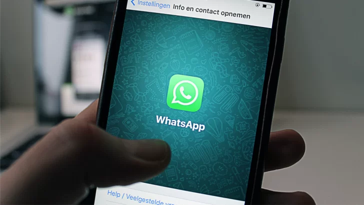 WhatsApp limita todavía más el reenvío de mensajes