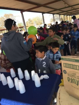 Impresionante movida para sacarles una sonrisa a más de 200 chicos