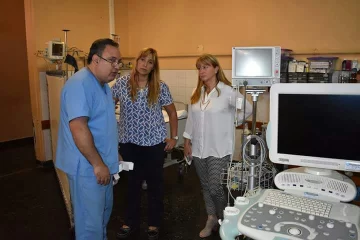 La Ministra de Salud y un saludo navideño para el personal y los pacientes del Marcial Quiroga