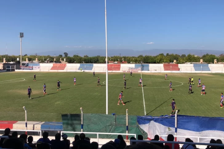 Peñarol no pudo de local y cayó 3-1 ante Estudiantes de San Luis